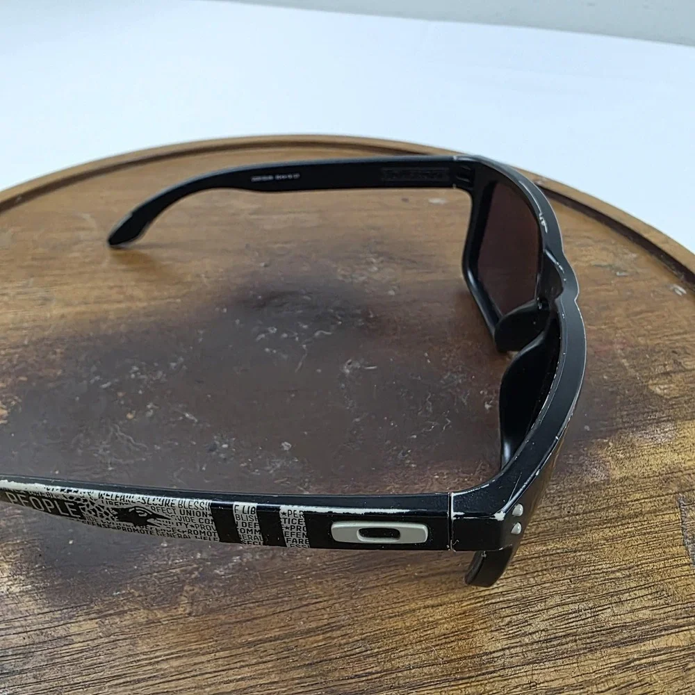 Oakley Holbrook Sunglasses Mens 55-18-137 Black Gray Tinted Patriotic OO9102-96